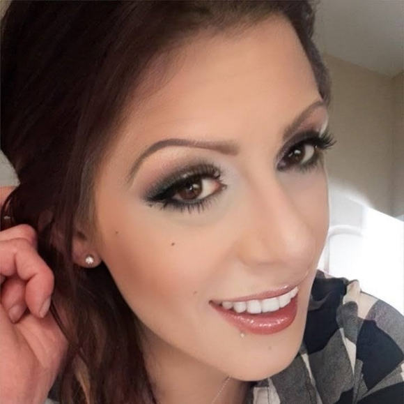 Meet your Posher, Kate - Picture 3 of 4